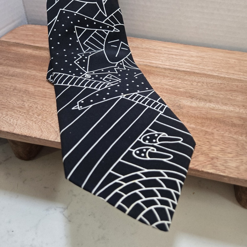 THE BEATLES  MEN'S TIE BLACK/I‎ CALL YOUR NAME Width: 3.7/8" Length: 54"